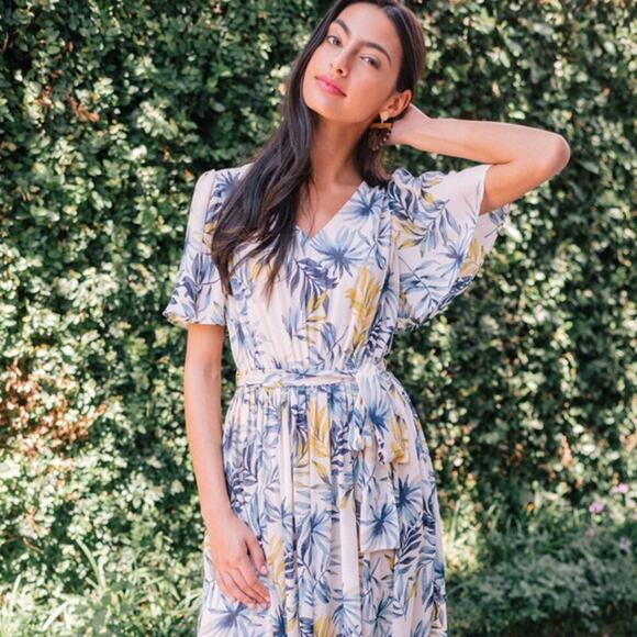 Gal Meets Glam Kiki Leaf Print Chiffon Flutter Sleeve Maxi Dress - Picture 2 of 8